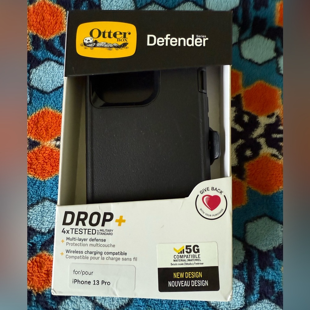 OtterBox Defender Case for Iphone 13 Pro NEW NWT
